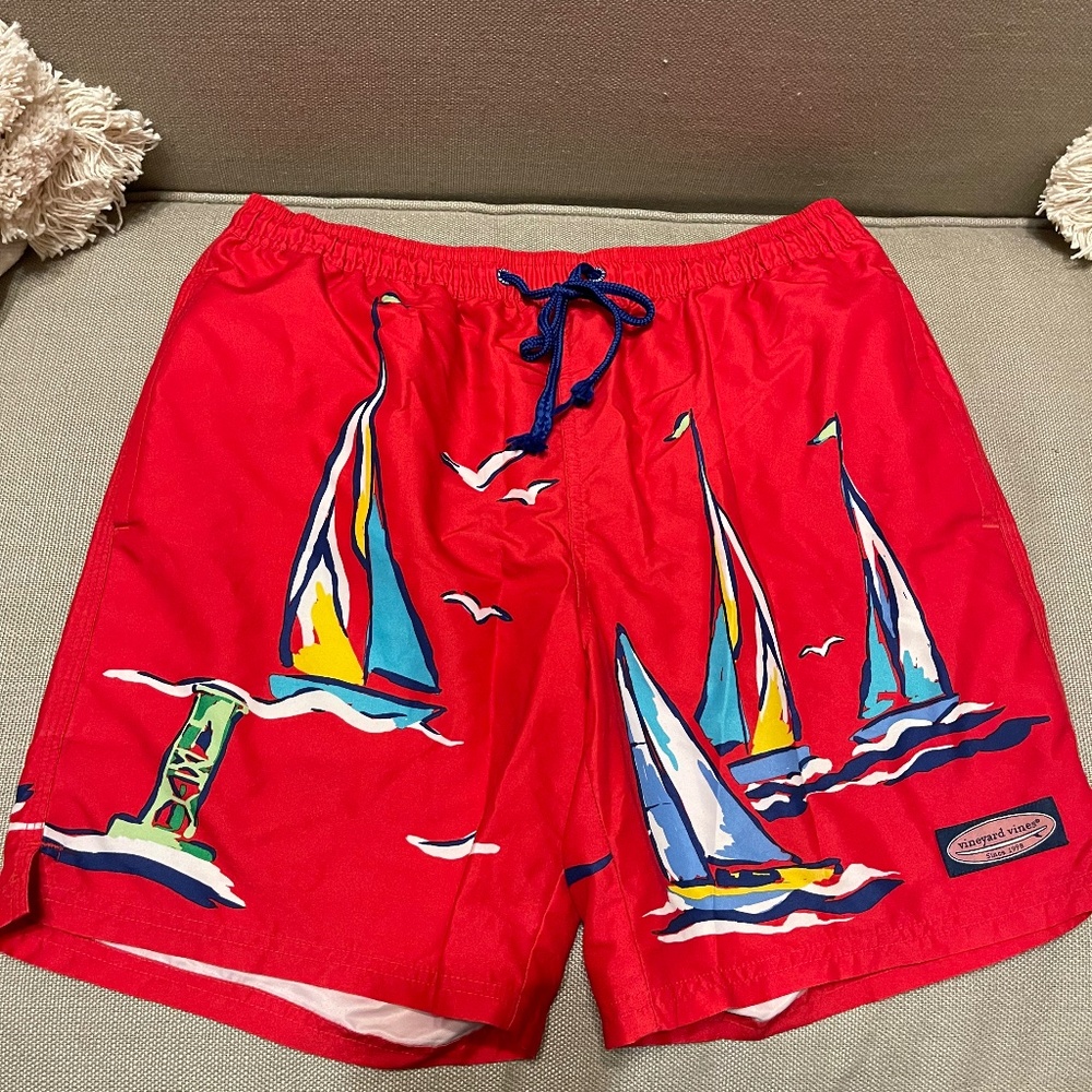 Vineyard Vines Mens swim trunks medium new